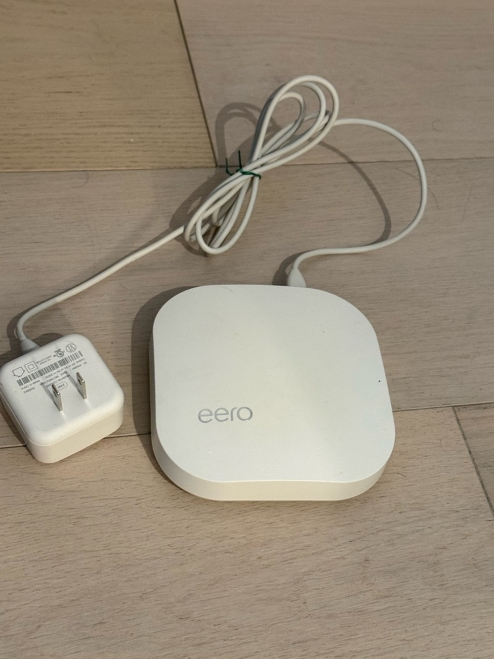 eero Pro Wi‑Fi Tri-Band Mesh Router - White - Second Generation